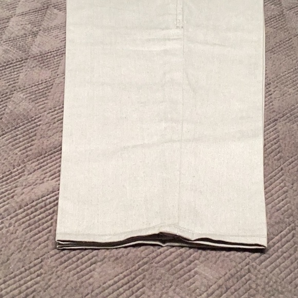 Rocawear mens gray pants, W44, L34 regular fit. - Picture 4 of 8